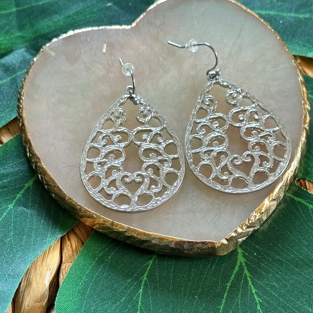 BOGO FREE CUT OUT FILIGREE EARRINGS